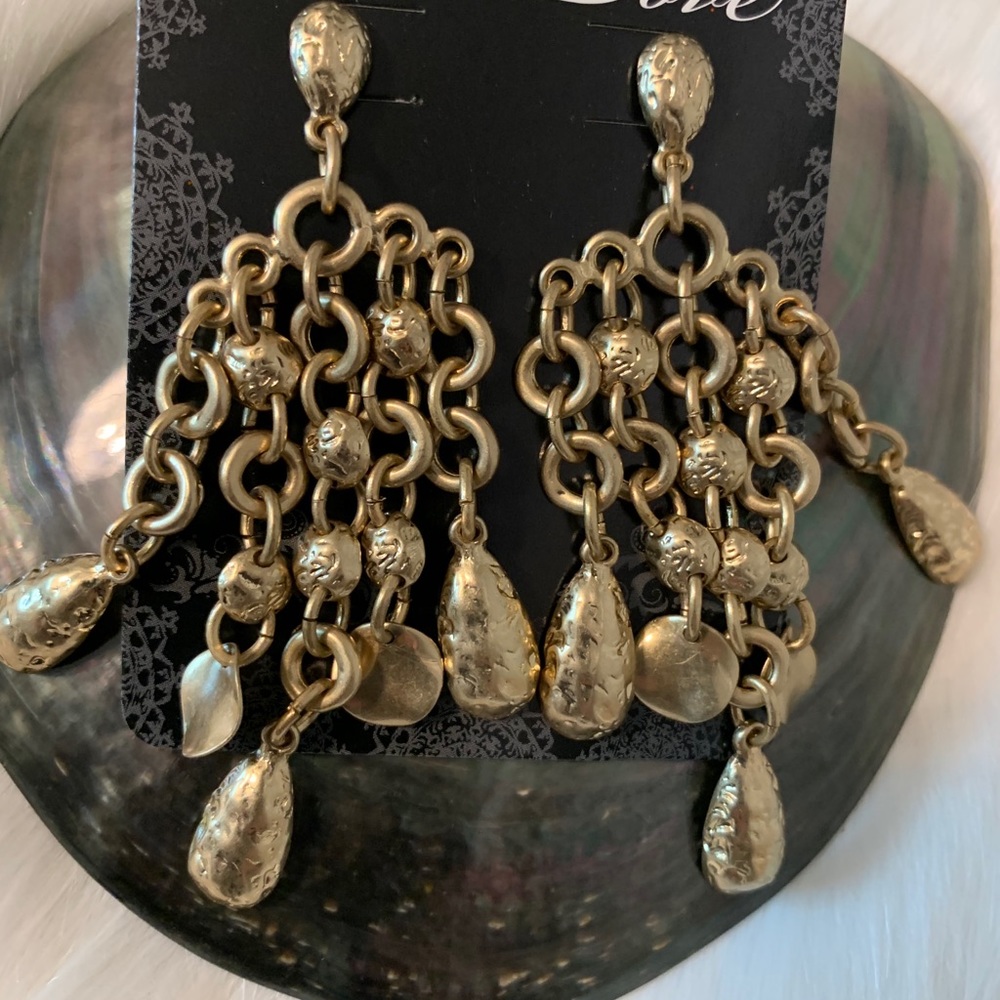 NWOT Chico’s gold glamorous multi strand earrings